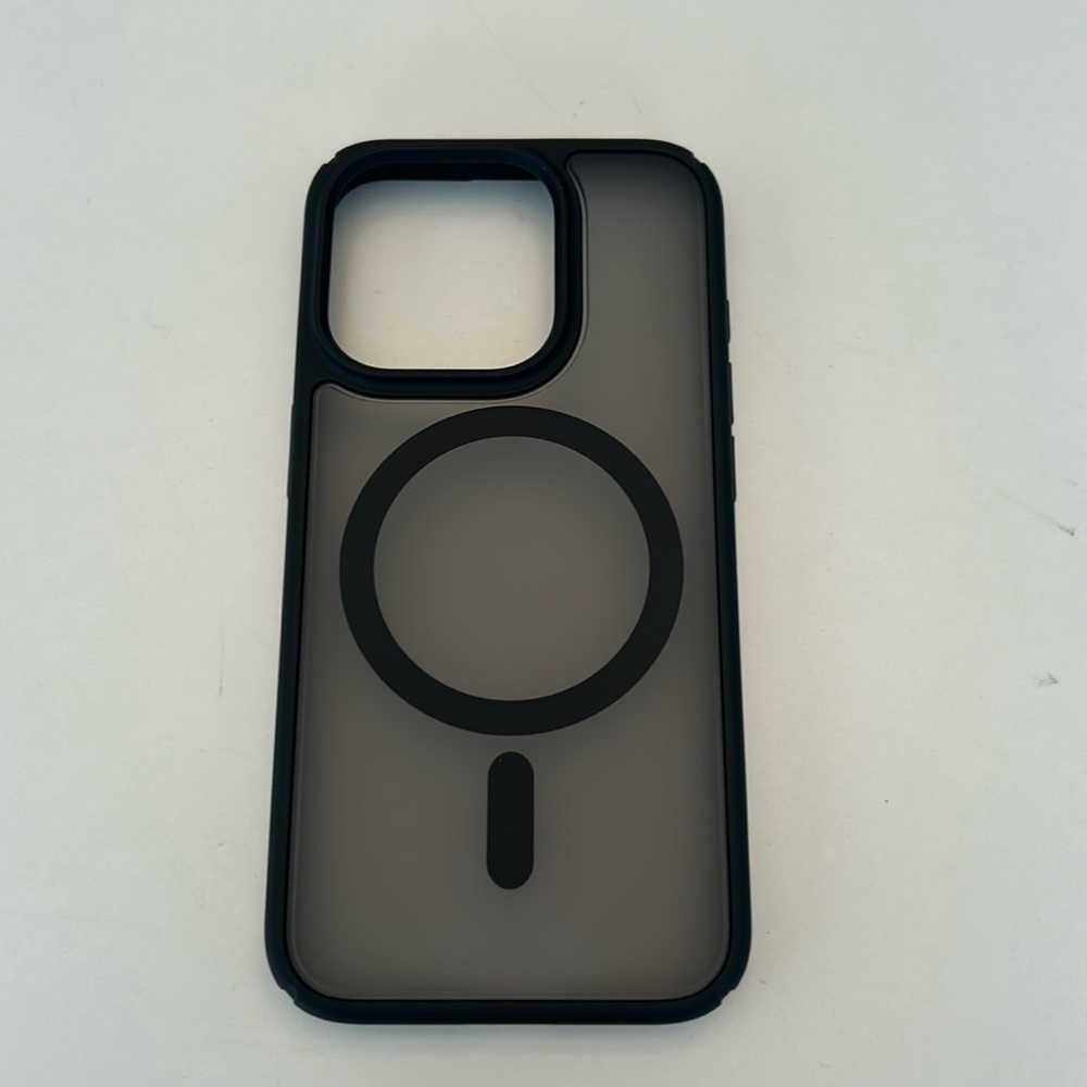 NEW NIB Humixx iPhone 15 Pro black magnetic phone case